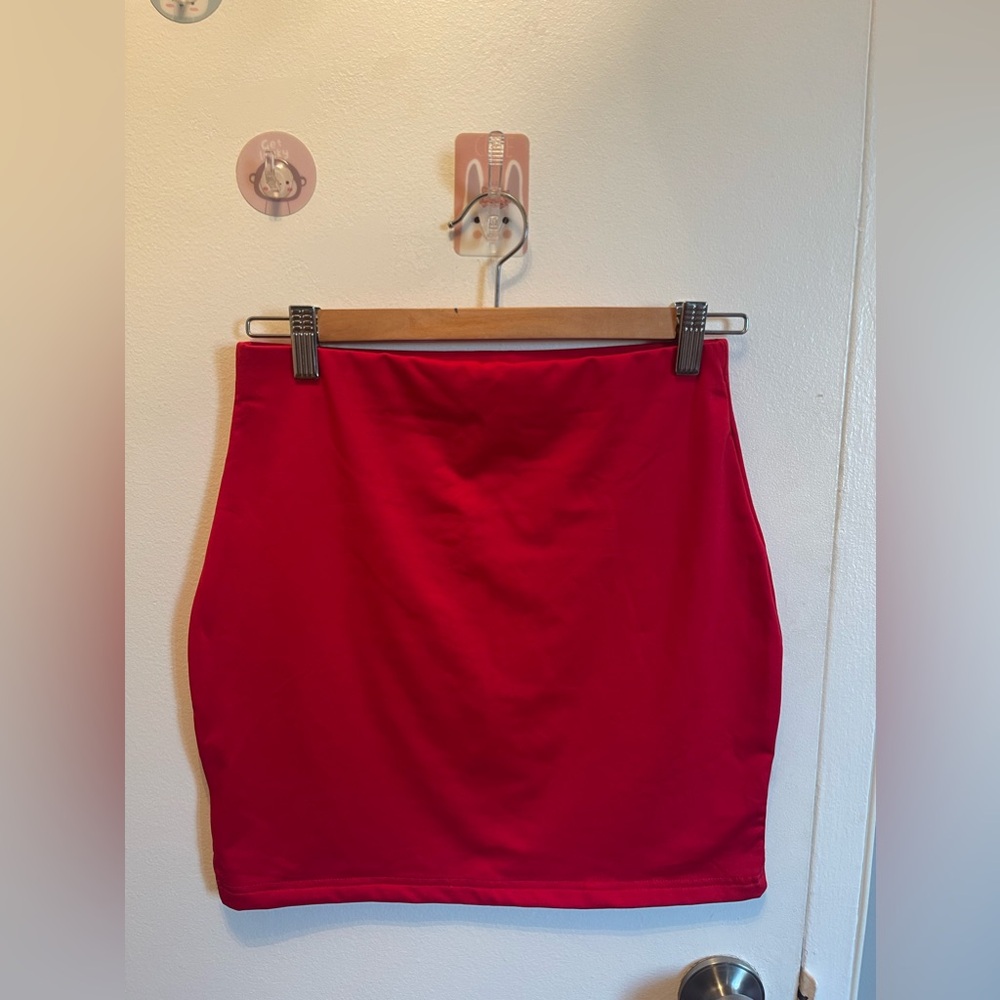 2 Chic Red & White Pencil Skirts - Size M | Stylish & Versatile. NWOT.